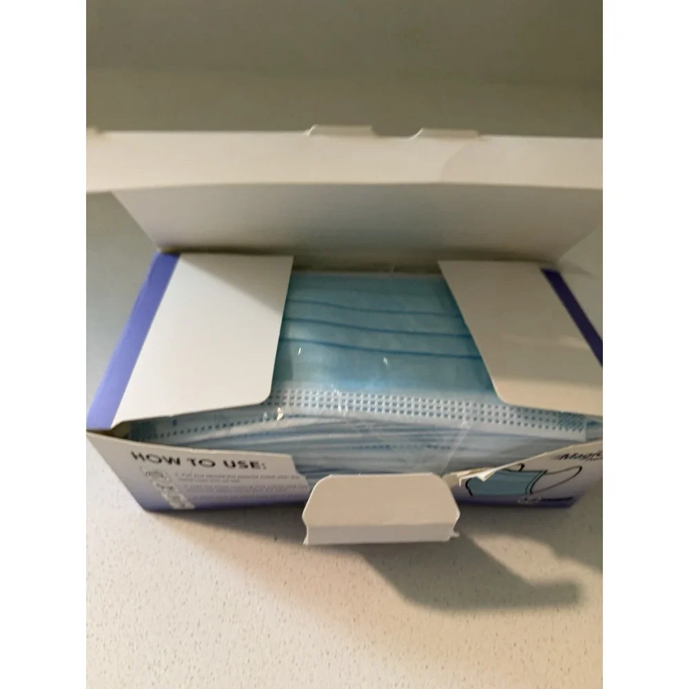 (Box of 50) *NEW* MAGICARE MSK099MGCP-BX - Ear Loop 3-Ply Disposable Face Masks